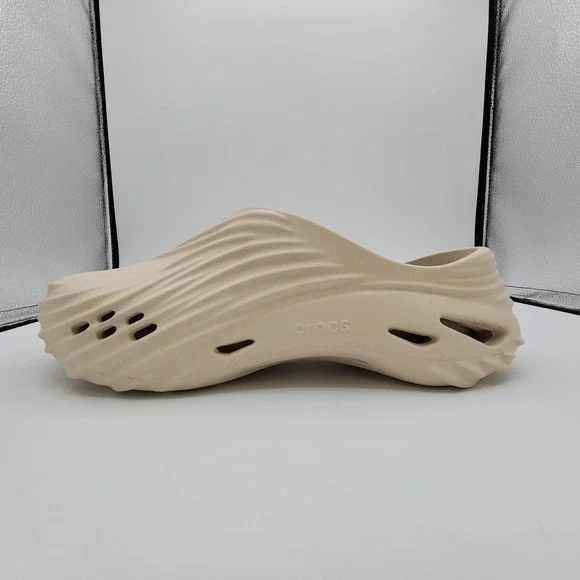 Crocs Echo Wave Shoes Mens Size 11 Almond Tint‎ Clog 210521-0LL NEW in Box